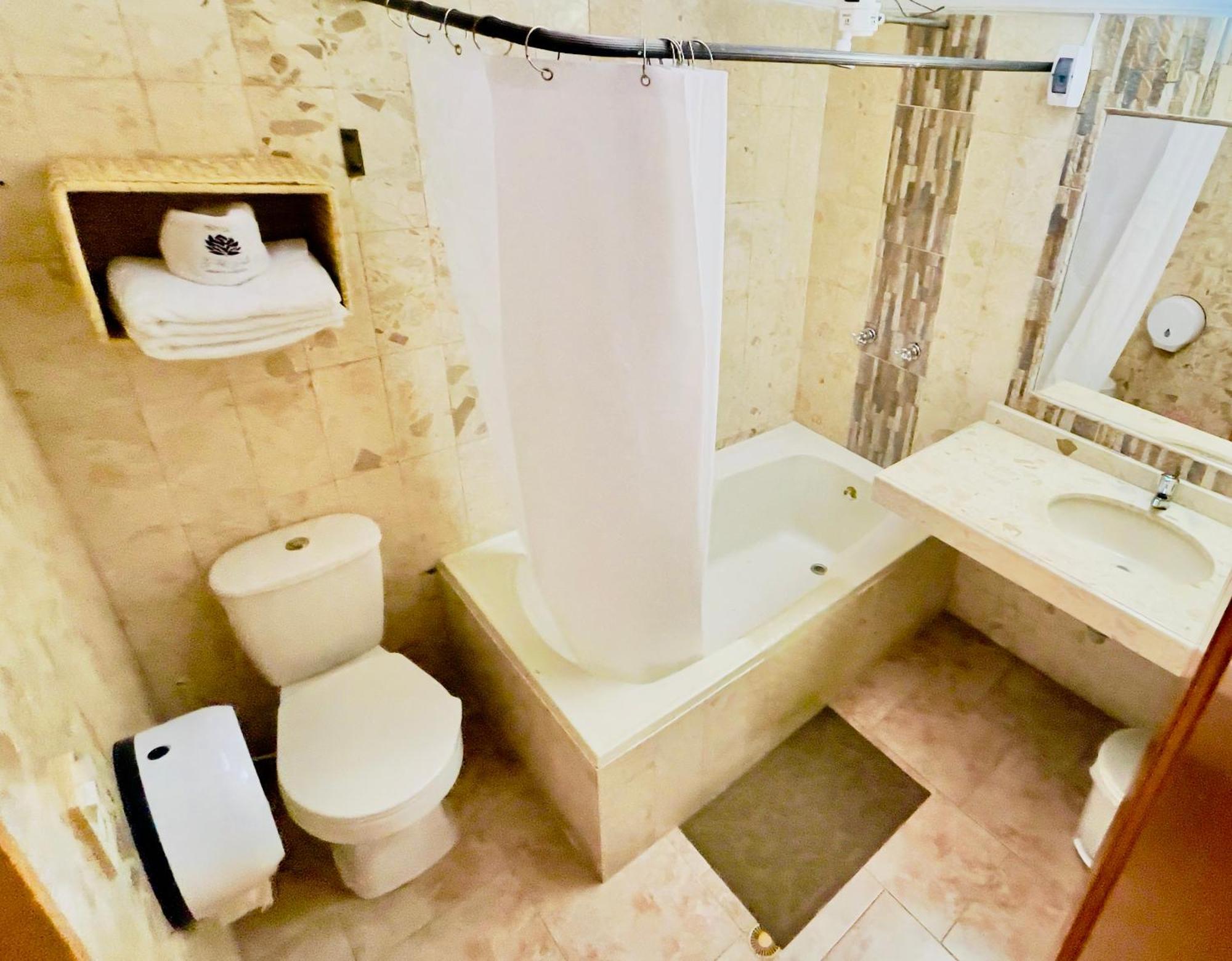 Hotel Loto Del Viento Cartago Esterno foto